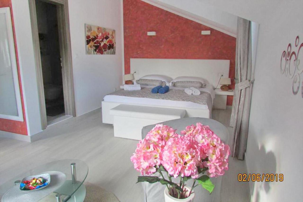 Villa Mirosa Saplunara Εξωτερικό φωτογραφία